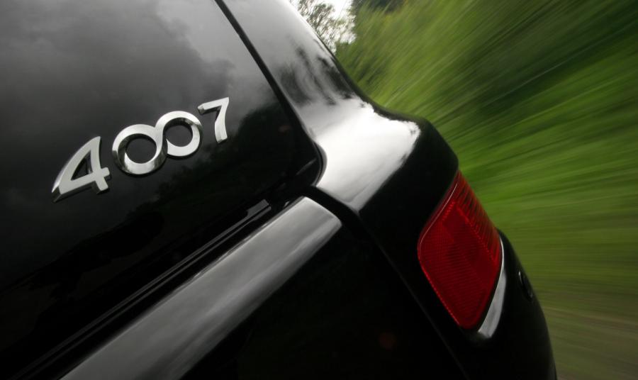  Peugeot 4007 2008 года  (фото 29 из 57)